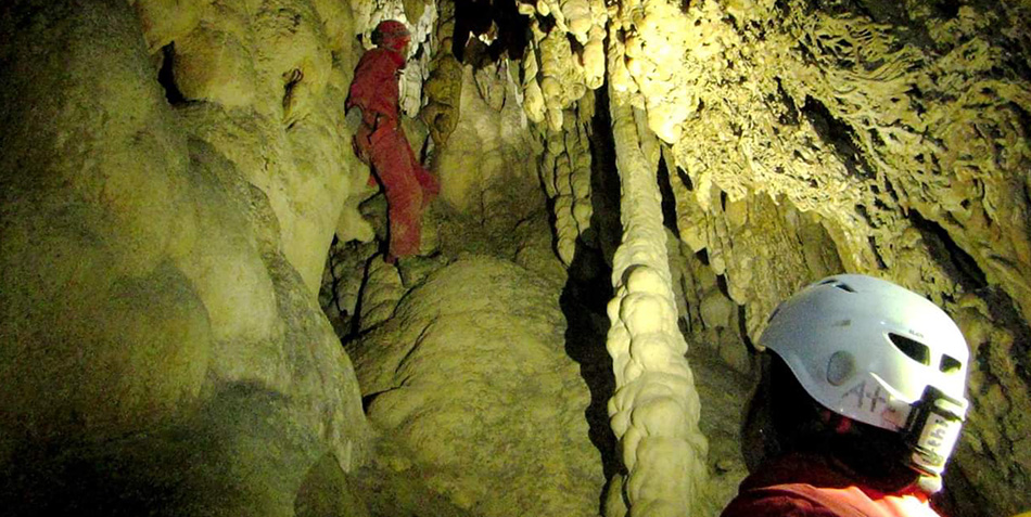 Speleology at the Marmore Falls