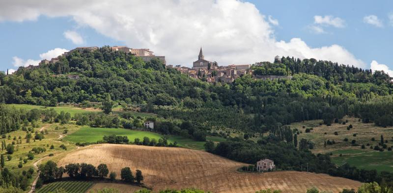 Historic villages between Todi and the Martani Mountains