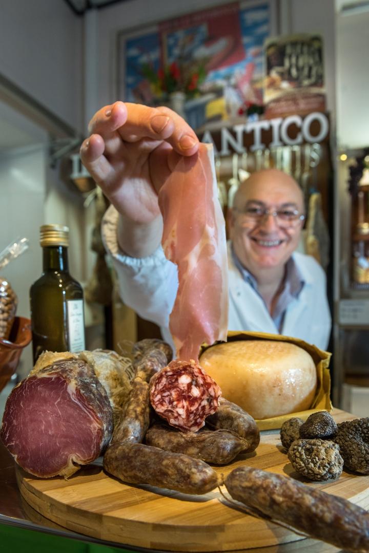 Umbrian cured meats and cheeses