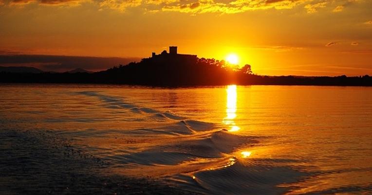 Felsen der Insel Polvese