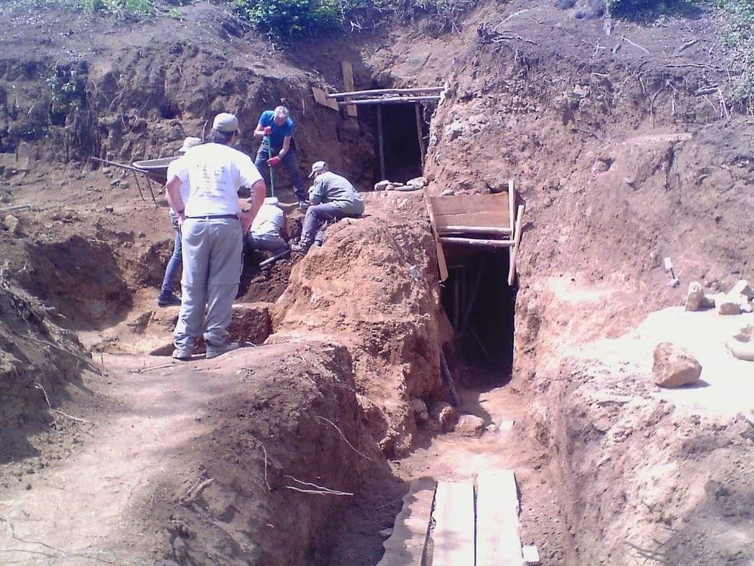 Die Nekropole von Lauscello