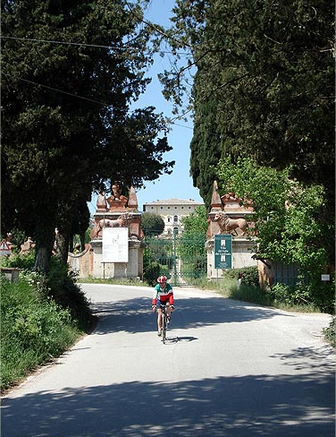 Hügel und Burgen rund um Corciano