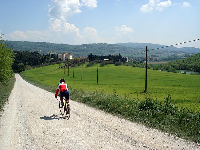 Hügel und Burgen rund um Corciano
