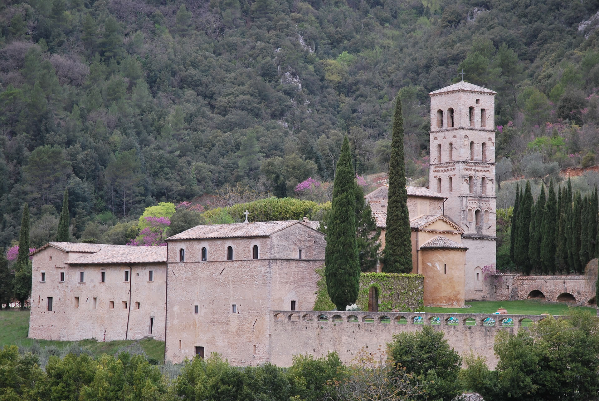 Titolo: Excursion in the Valnerina – From Sant'Anatolia di Narco to the Abbey of San Pietro in Valle