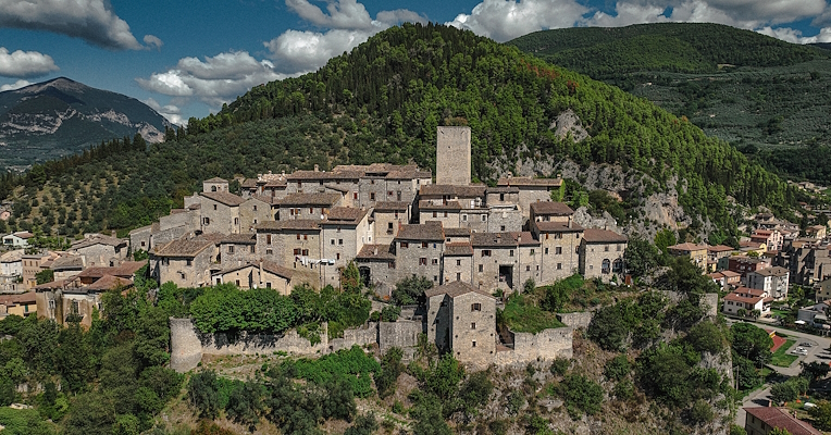 View of the village of Arrone and its surrounding mountains.