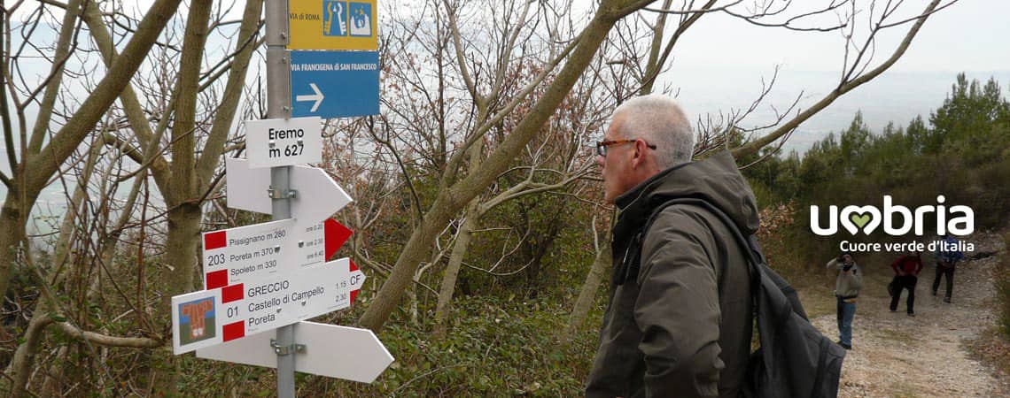 francesco way assisi pilgrims on prayer